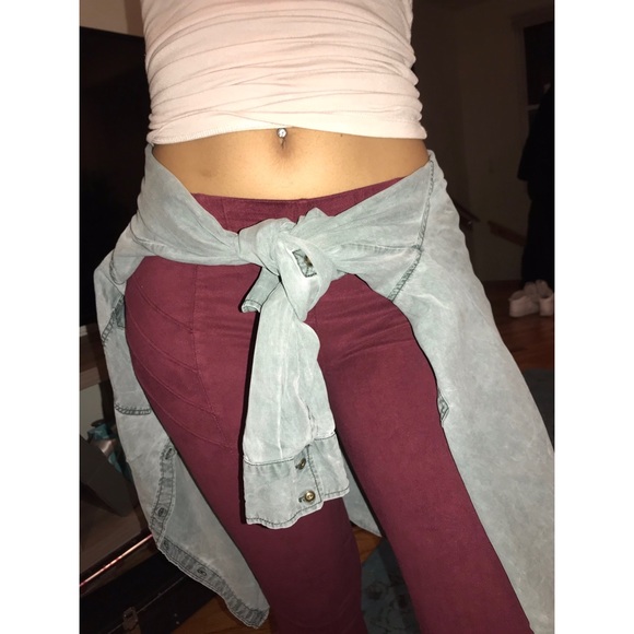 EXPRESS STONEWASH DENIM BUTTON-UP - Picture 3 of 5